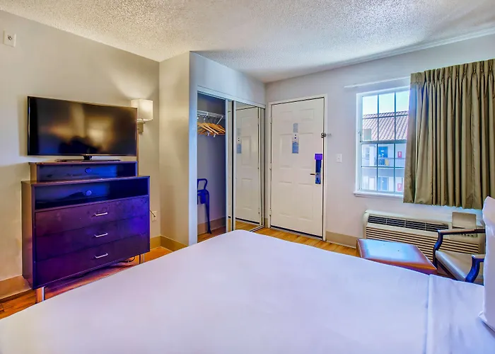 6-phoenix, Az - Deer Valley Hotel