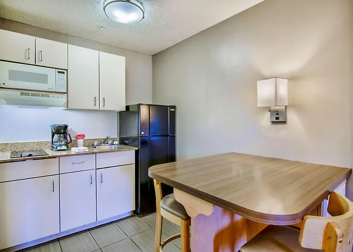 6-phoenix, Az - Deer Valley Hotel 3*