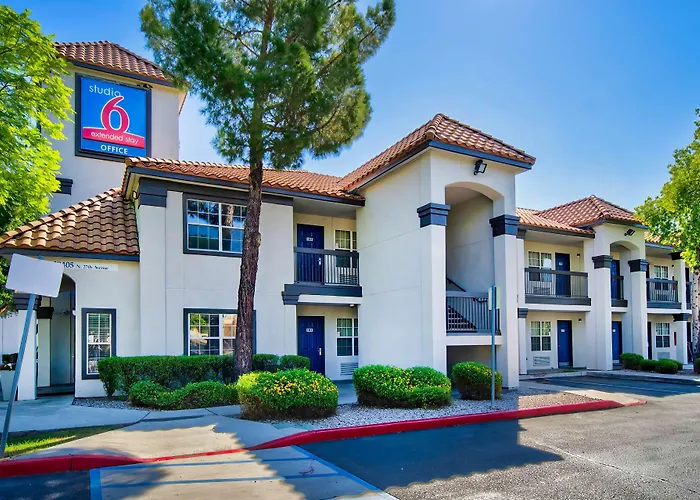 Hotel 6-phoenix, Az - Deer Valley 3*